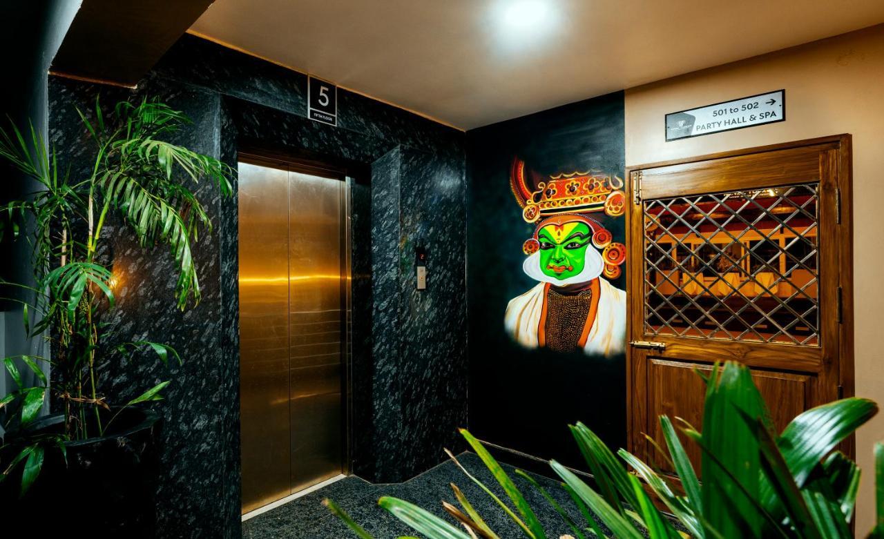 Royal Tusker Luxury Service Apartments Májszúr Kültér fotó