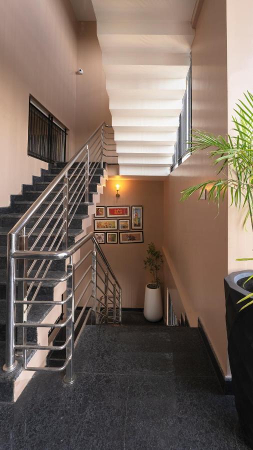 Royal Tusker Luxury Service Apartments Májszúr Kültér fotó
