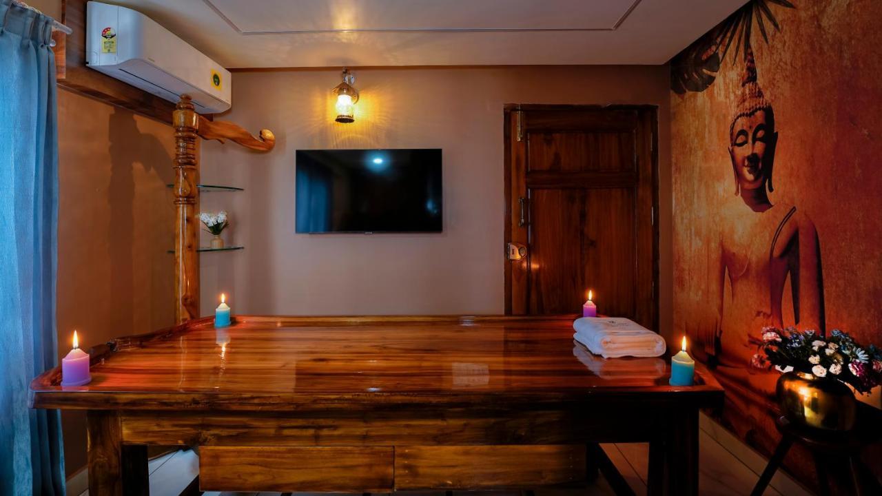 Royal Tusker Luxury Service Apartments Májszúr Kültér fotó