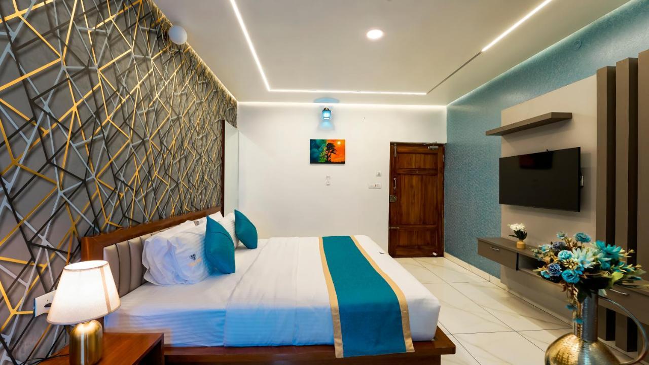 Royal Tusker Luxury Service Apartments Májszúr Kültér fotó