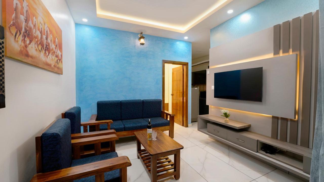Royal Tusker Luxury Service Apartments Májszúr Kültér fotó
